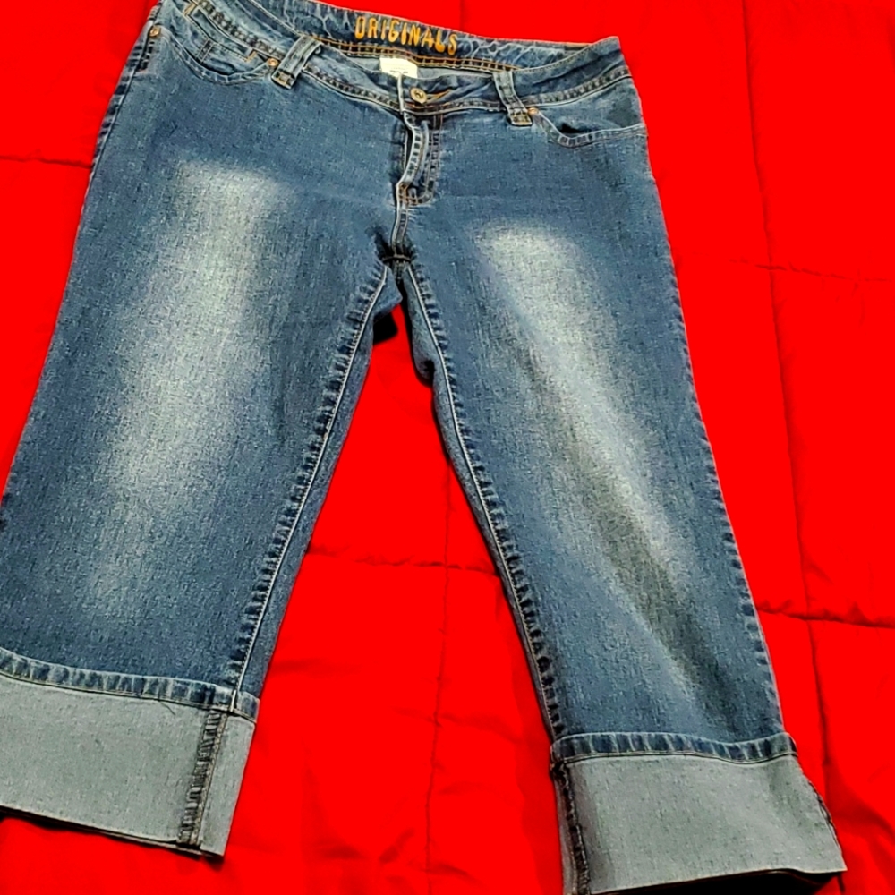 Levis capris,size 11